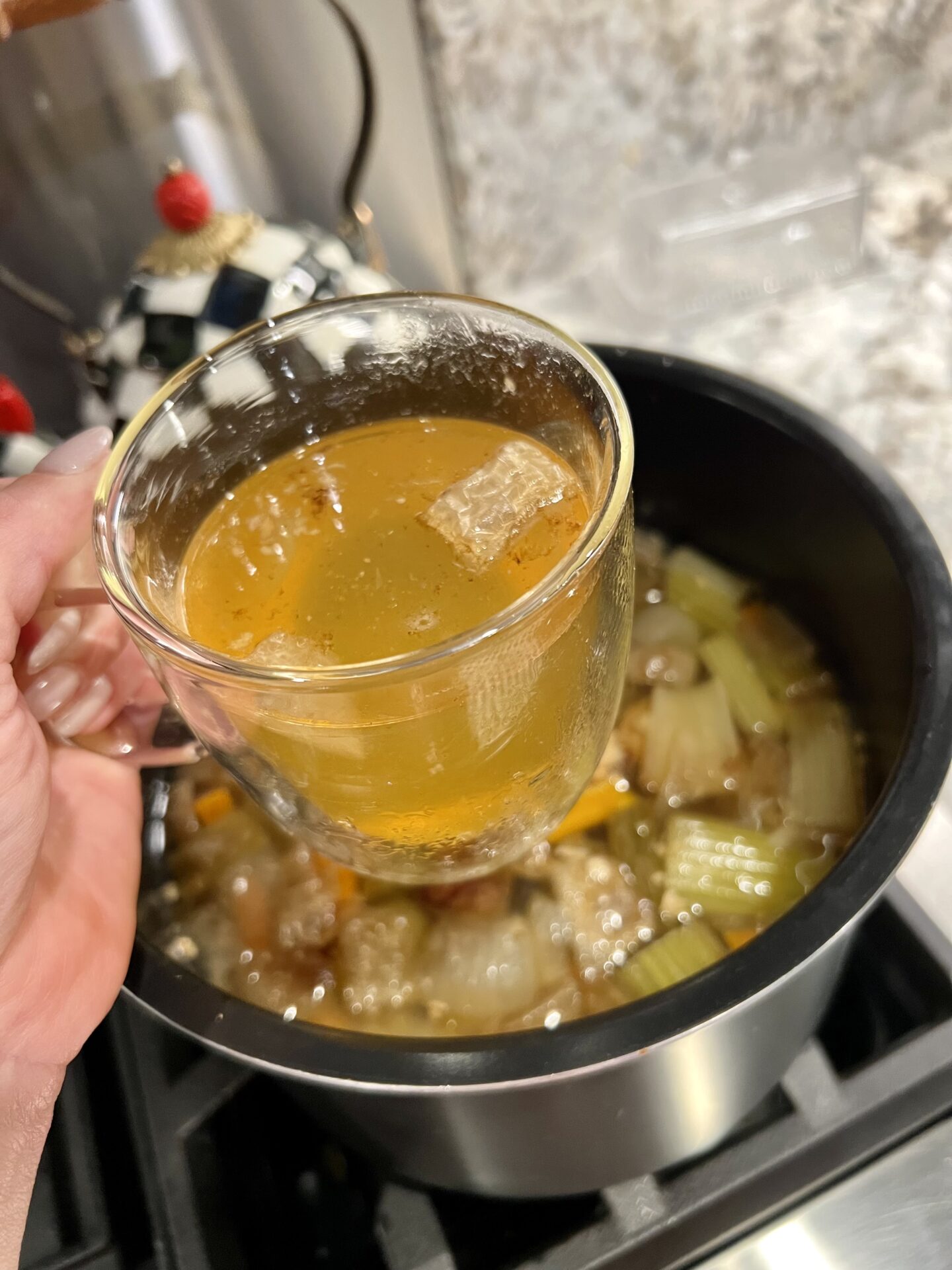 health-benefits-of-bone-broth-adrianne-argumaniz